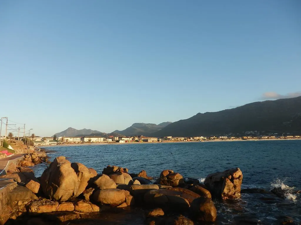 On-The-Rocks Apartment Fish Hoek
