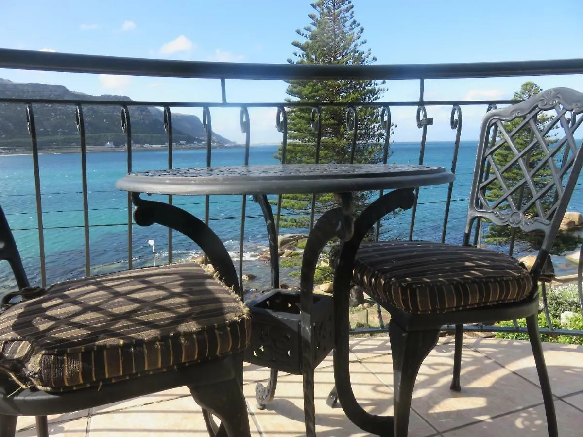 On-The-Rocks Apartment Fish Hoek